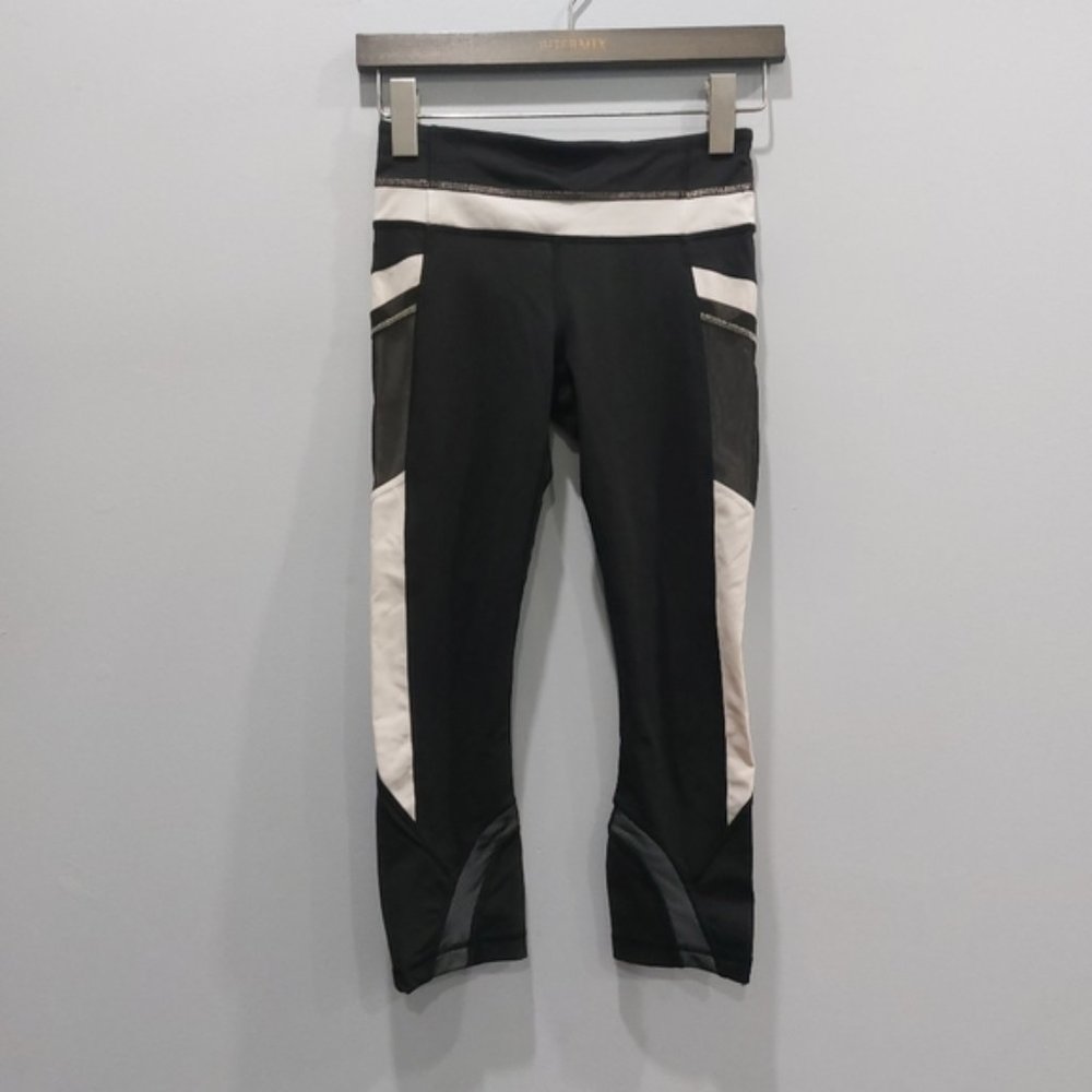 Lululemon Run: Inspire Crop White Black Reflective Size 2